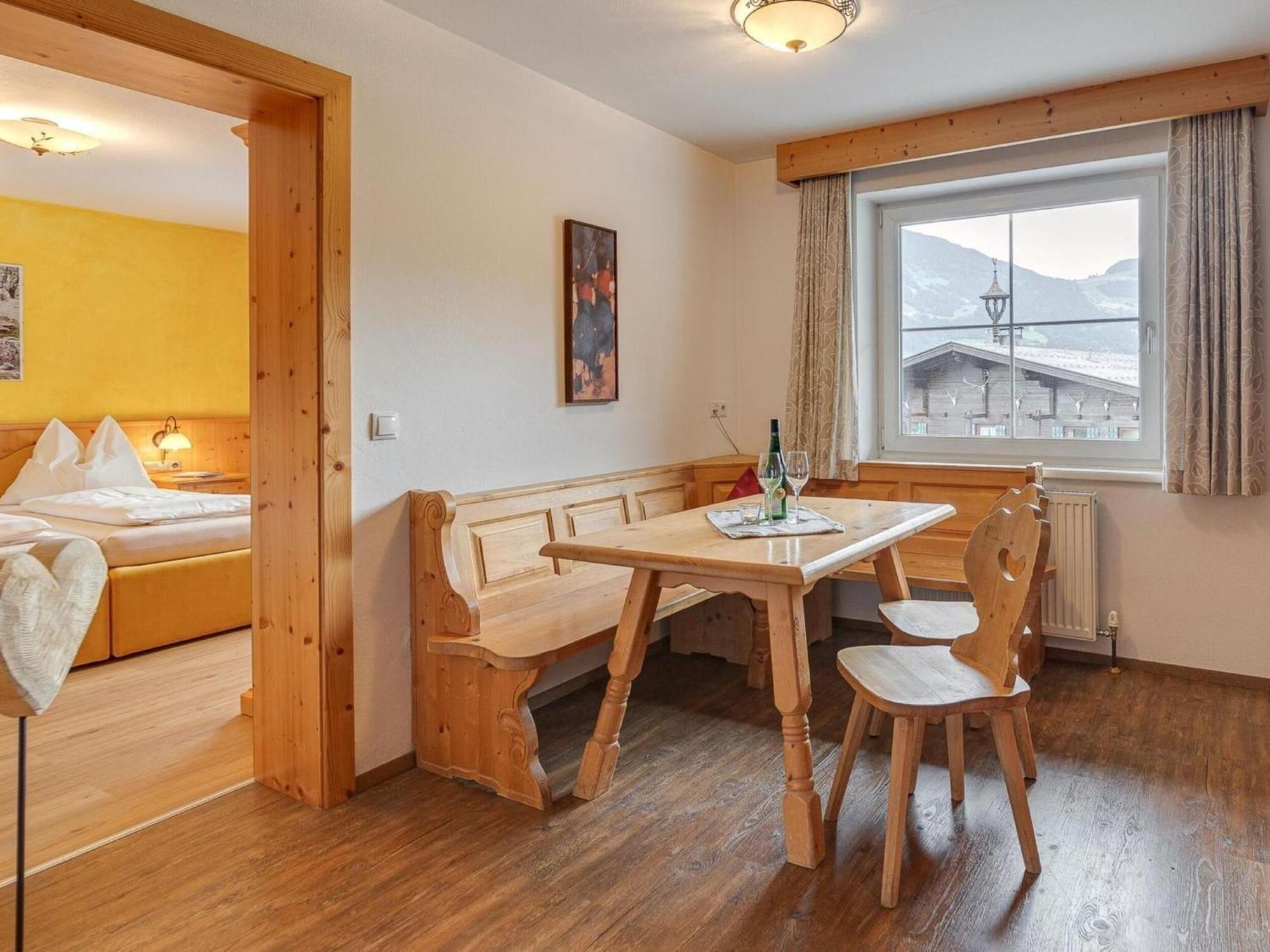 Apartment In Fuegen With A Garden Extérieur photo