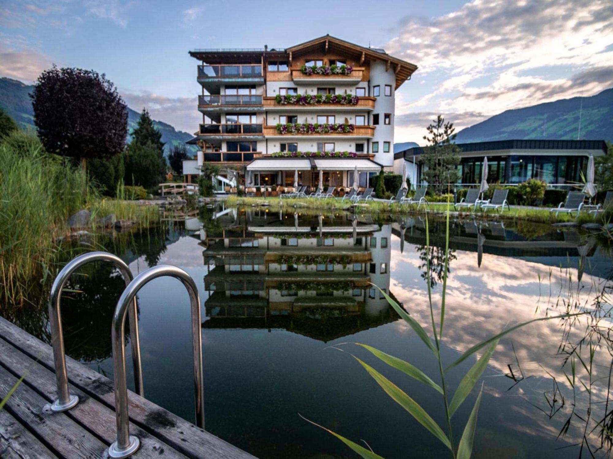 Apartment In Fuegen With A Garden Extérieur photo